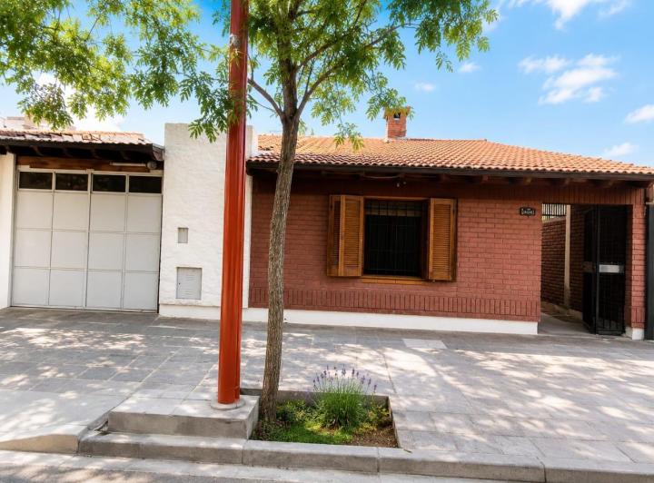Casa · 150m² · 5 Ambientes · 1 Cochera