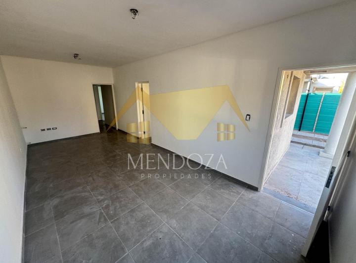 Casa · 100m² · 5 Ambientes · 2 Cocheras