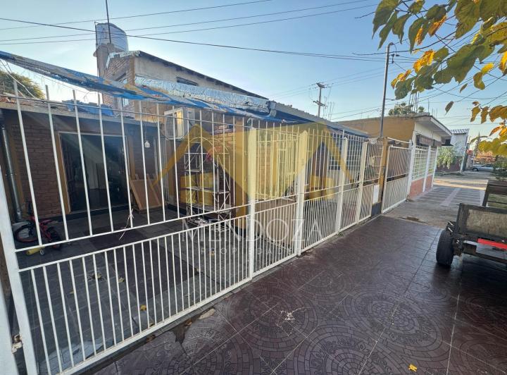 Casa · 197m² · 7 Ambientes · 3 Cocheras