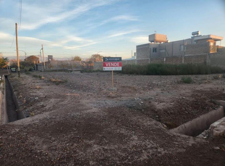 Terreno · 204m²