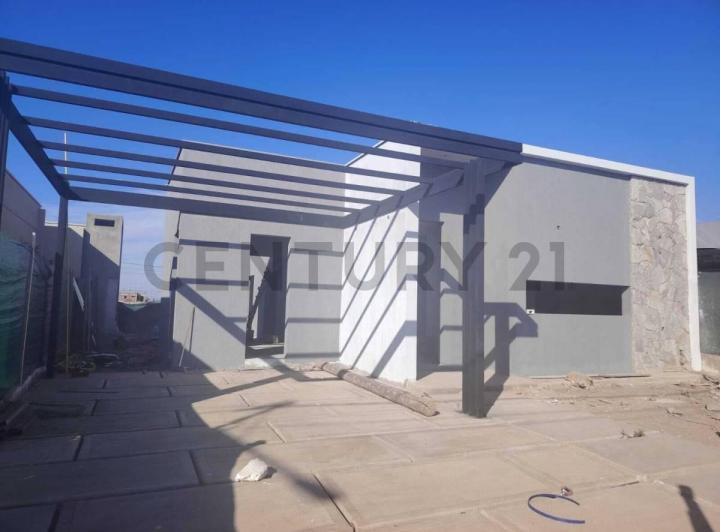 Casa · 120m² · 4 Ambientes · 2 Cocheras