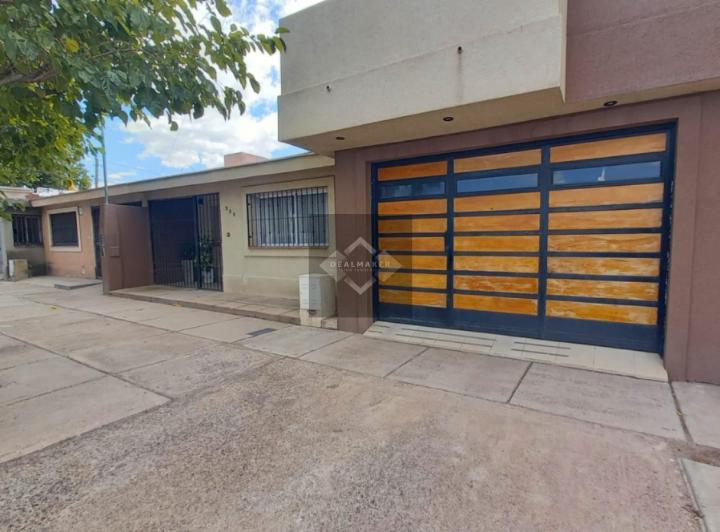 Casa · 192m² · 4 Dormitorios · 1 Cochera