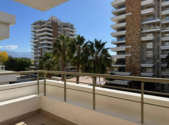 Departamento · 71m² · 6 Ambientes · 1 Cochera