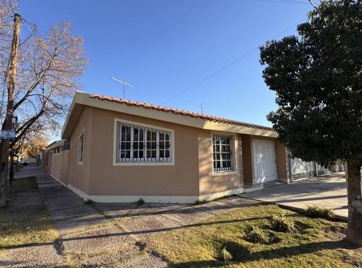 Casa · 150m² · 5 Ambientes · 2 Cocheras