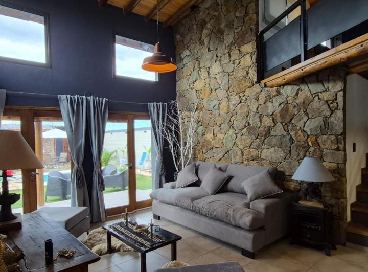 Casa · 140m² · 4 Ambientes · 1 Cochera