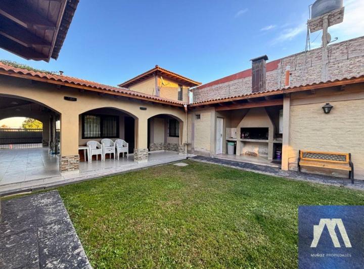 Casa · 374m² · 10 Ambientes · 6 Cocheras