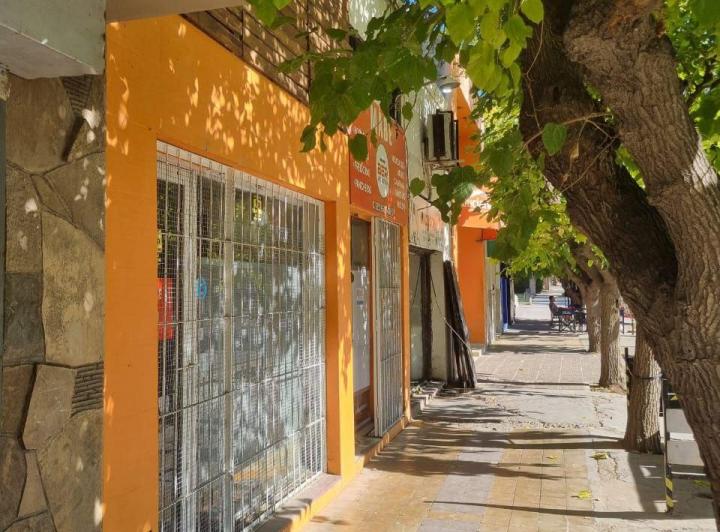 Local comercial · 100m² · 3 Ambientes