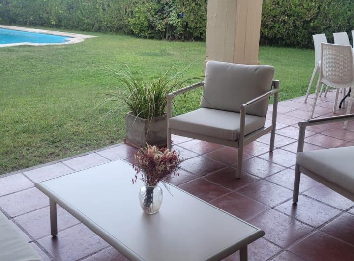 Casa · 240m² · 3 Dormitorios · 1 Cochera