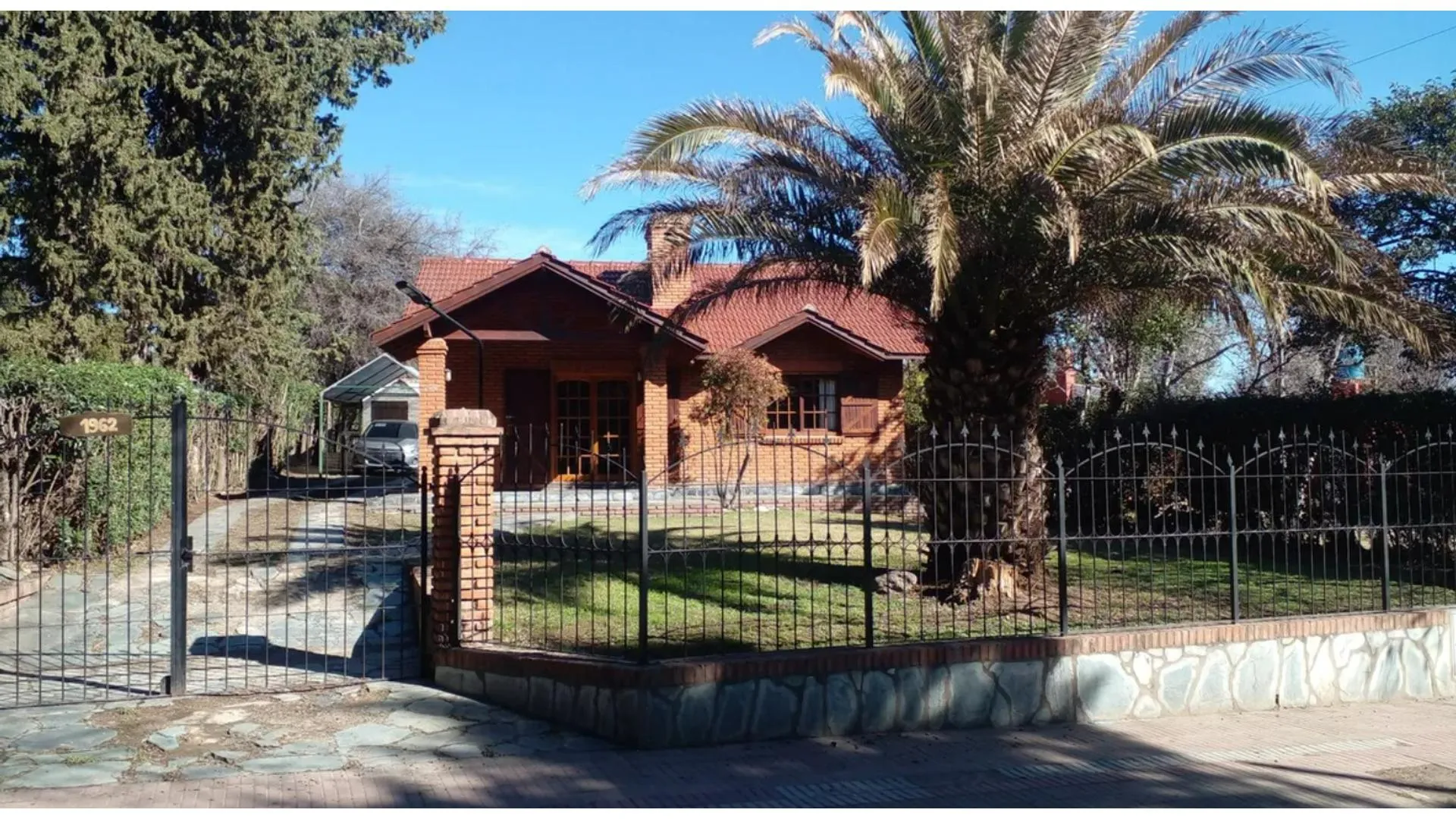 2 casas + quincho convertible (4×8 m) – Barrio Rincón