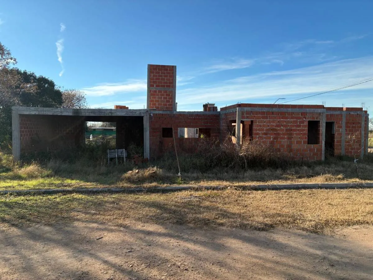 CASA EN CONSTRUCCION A LA VENTA COLONIA TIROLESA