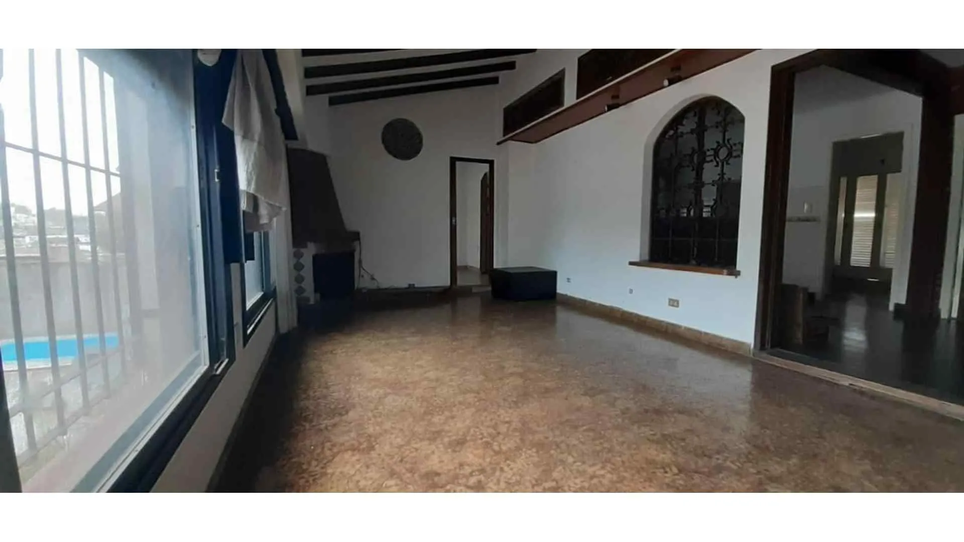 DEPARTAMENTO CON AMBIENTES AMPLIOS Y MUY BUENA UBICACION