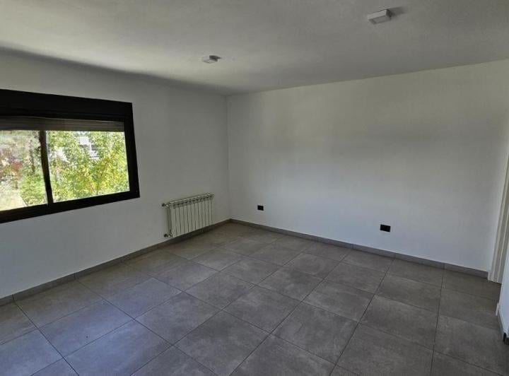 Casa · 212m² · 7 Ambientes · 2 Cocheras