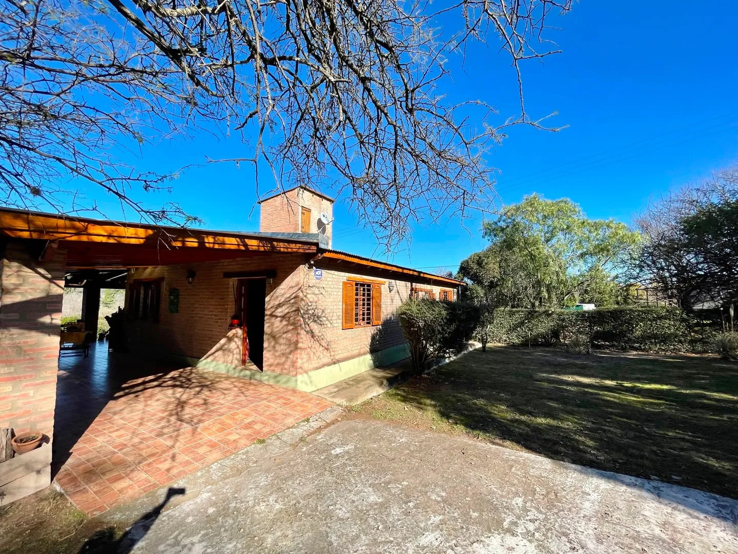 Casa en venta, pileta, quincho, 3 dormitorios, 3 cocheras, patio, Molinari, Cosq...
