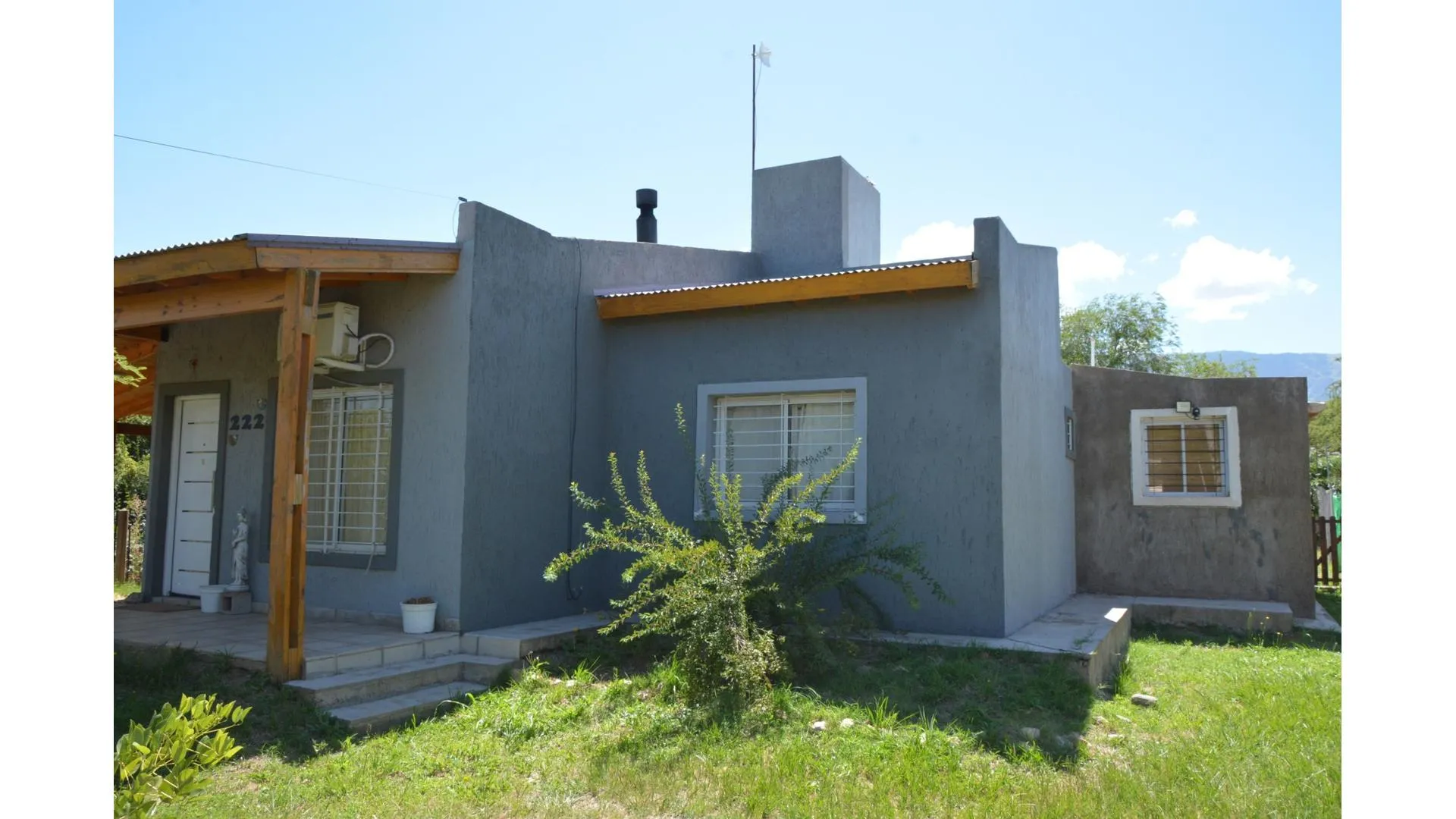 Casa en venta con pileta + monoambiente Merlo San Luis