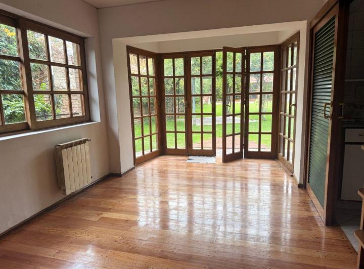 Casa · 323m² · 5 Ambientes · 2 Cocheras