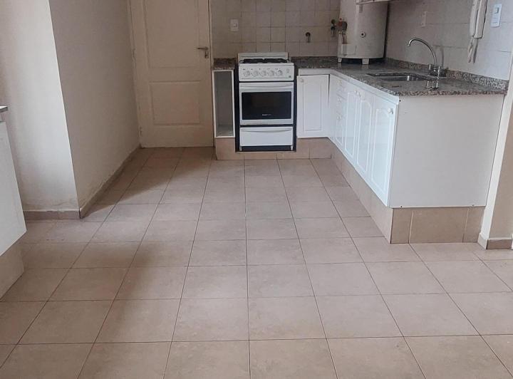Departamento · 70m² · 5 Ambientes · 1 Cochera