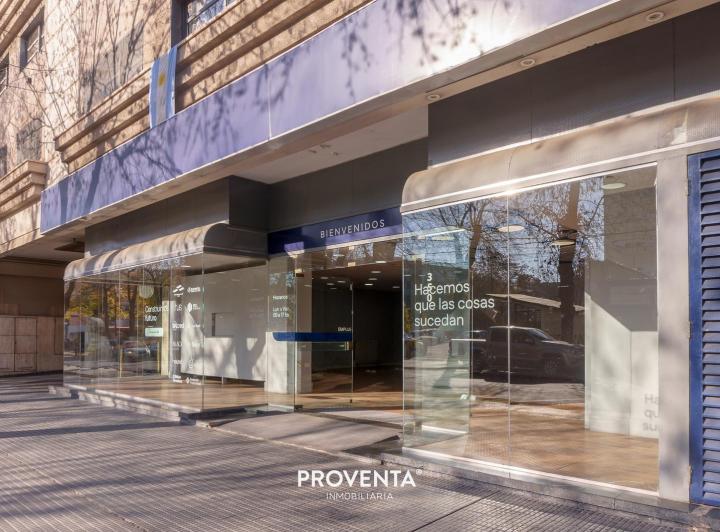 Local comercial · 386m² · 6 Ambientes