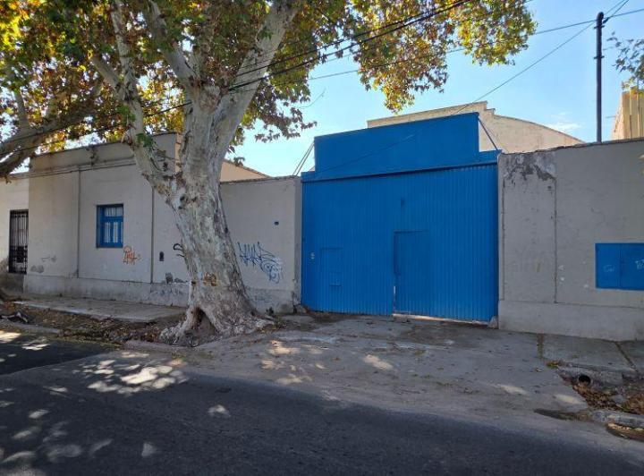 Bodega-Galpón · 450m² · 4 Ambientes