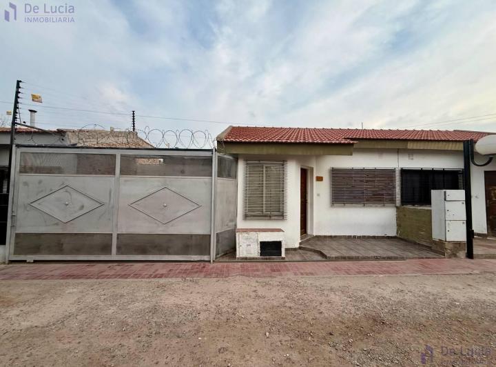 Casa · 110m² · 4 Ambientes · 2 Cocheras