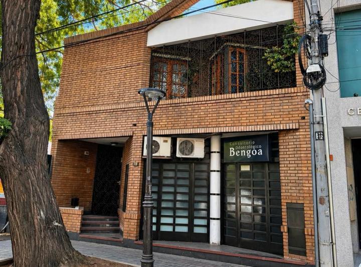 Casa · 315m² · 9 Ambientes