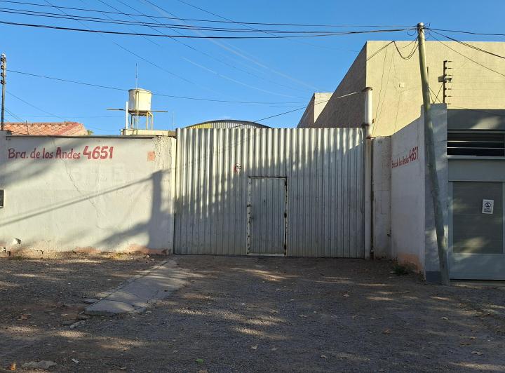 Bodega-Galpón · 650m²