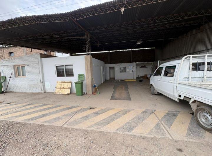 Bodega-Galpón · 1200m² · 6 Cocheras