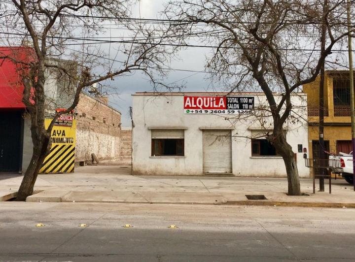 Local comercial · 100m² · 2 Ambientes · 5 Cocheras