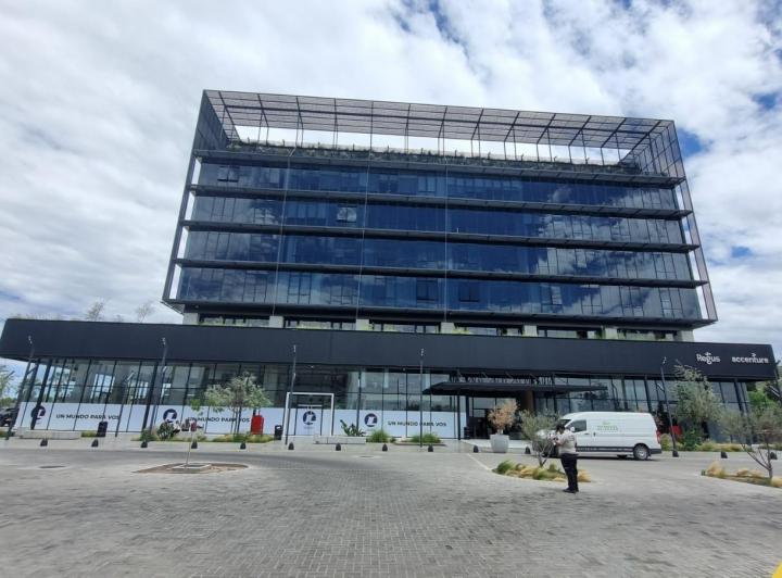 Oficina comercial · 130m² · 1 Cochera
