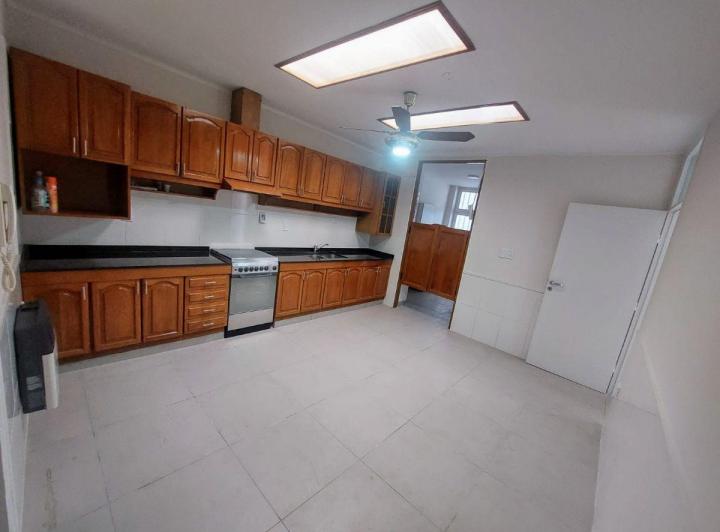 Casa · 200m² · 4 Ambientes · 1 Cochera