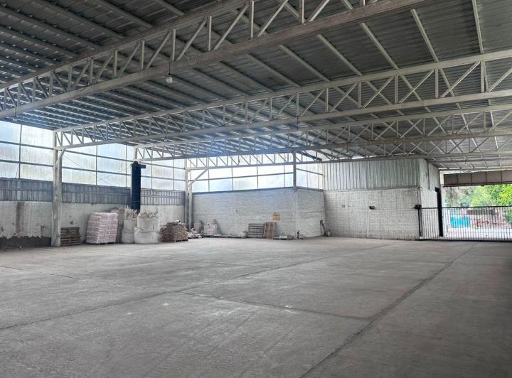 Bodega-Galpón · 1600m² · 2 Cocheras