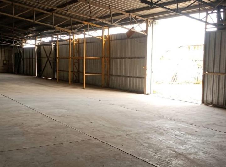 Bodega-Galpón · 1828m² · 6 Ambientes · 4 Cocheras