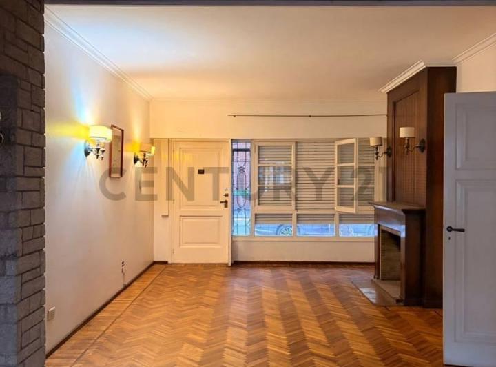 Casa · 187m² · 2 Dormitorios · 1 Cochera