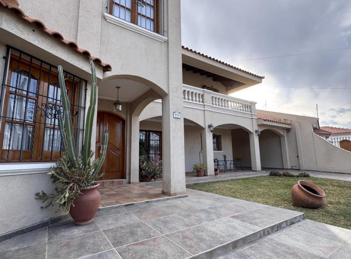Casa · 601m² · 10 Ambientes · 3 Cocheras