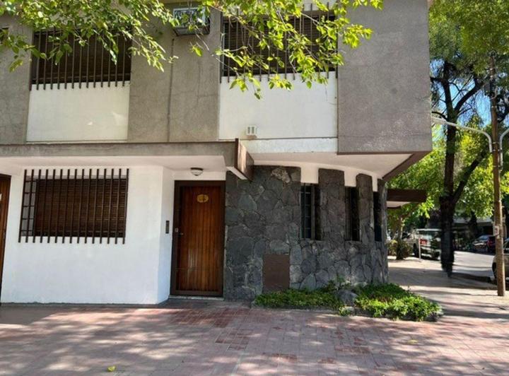 Casa · 200m² · 4 Ambientes · 1 Cochera