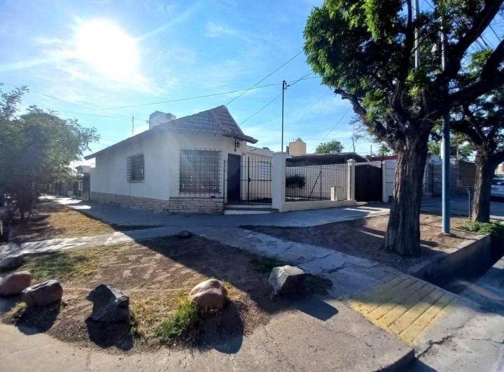 Casa · 86m² · 6 Ambientes · 1 Cochera