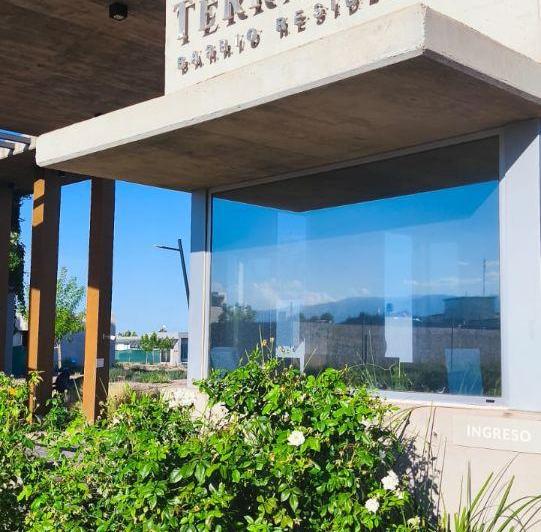 Casa · 165m² · 5 Ambientes · 2 Cocheras