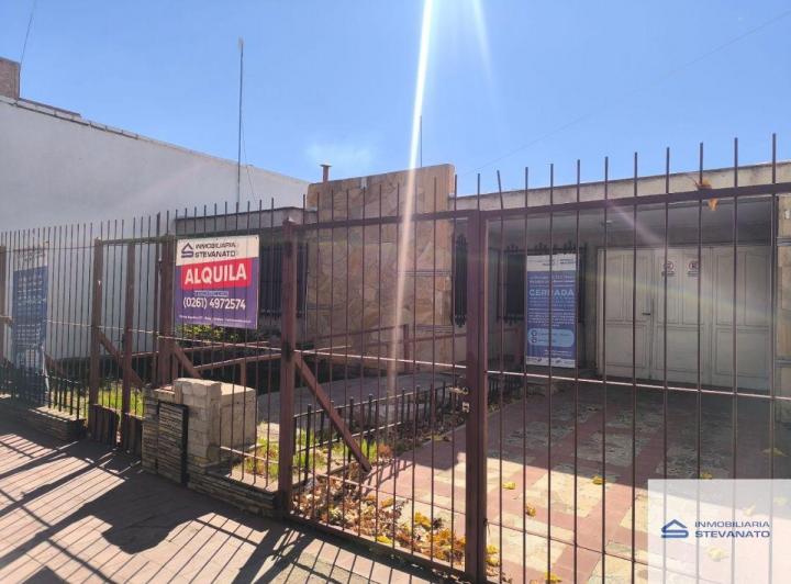 Casa · 255m² · 7 Ambientes · 3 Cocheras