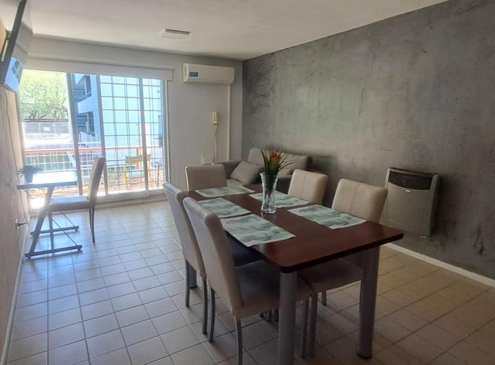 Departamento · 75m² · 8 Ambientes · 1 Cochera