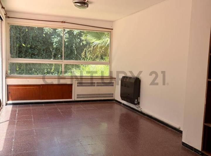 Oficina comercial · 234m² · 9 Dormitorios · 1 Cochera