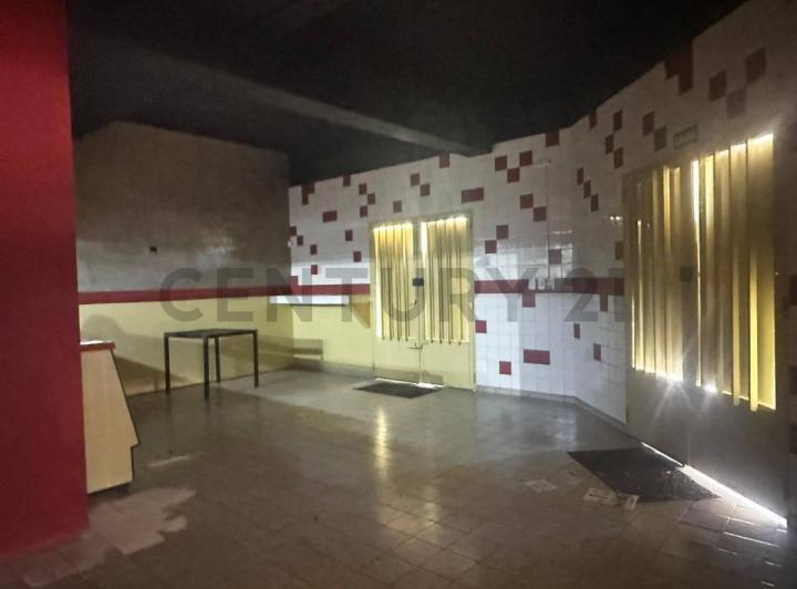 Local comercial · 200m²