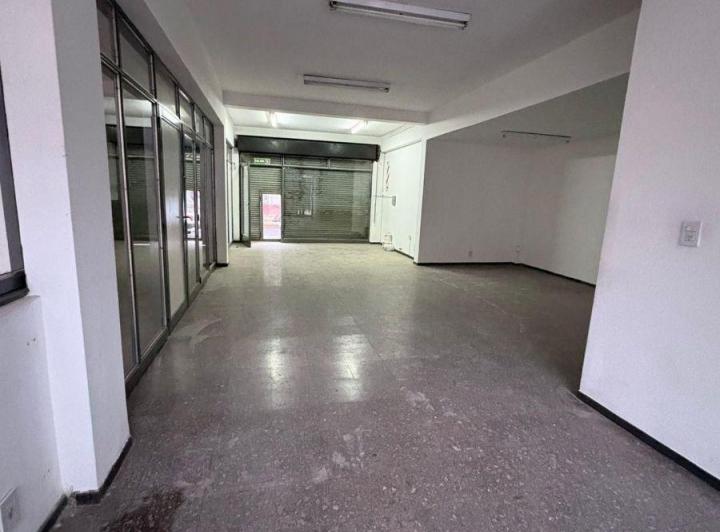 Local comercial · 90m² · 3 Ambientes