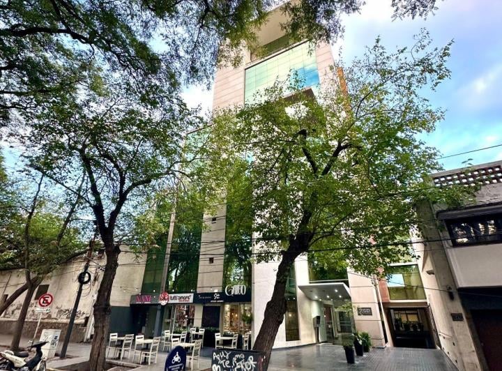 Oficina comercial · 127m² · 8 Ambientes · 2 Cocheras