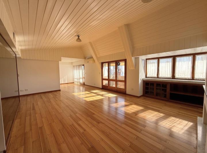 Departamento · 250m² · 7 Ambientes · 1 Cochera