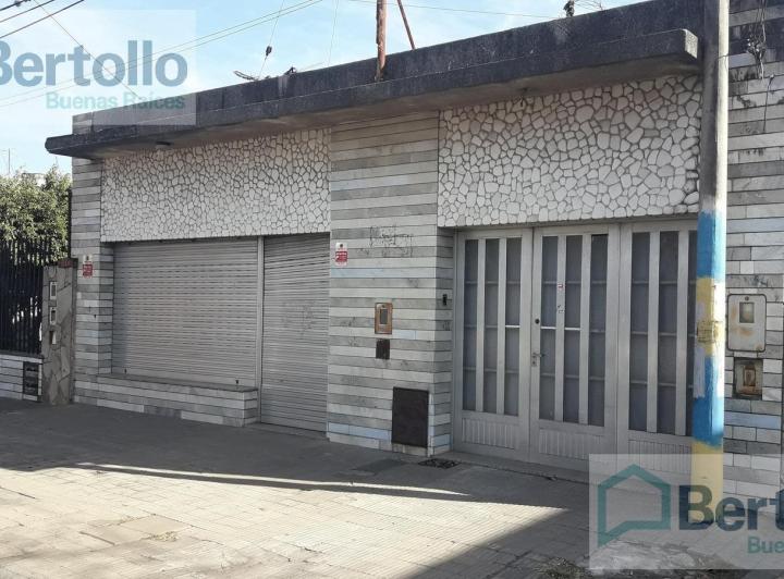 Local comercial · 548m² · 2 Dormitorios · 1 Cochera
