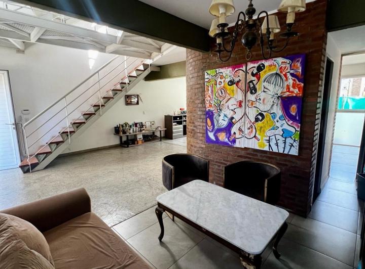 Casa · 135m² · 4 Ambientes · 2 Cocheras