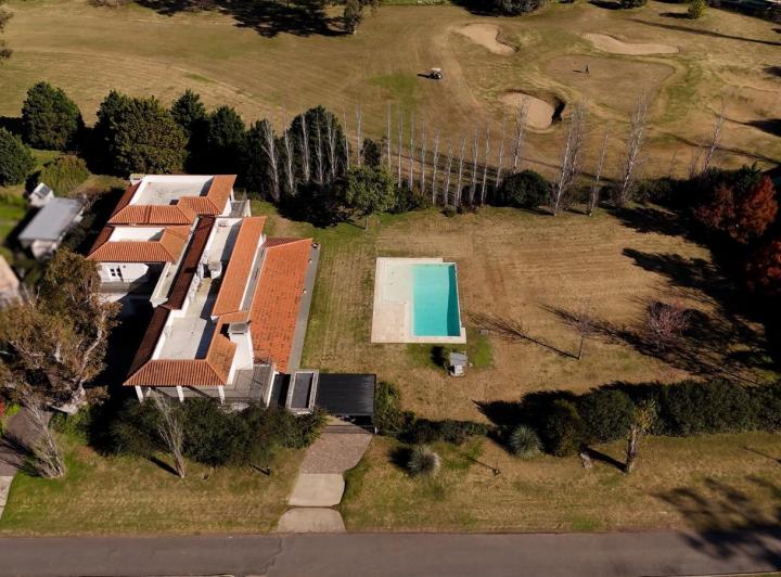 Casa · 775m² · 20 Ambientes · 2 Cocheras