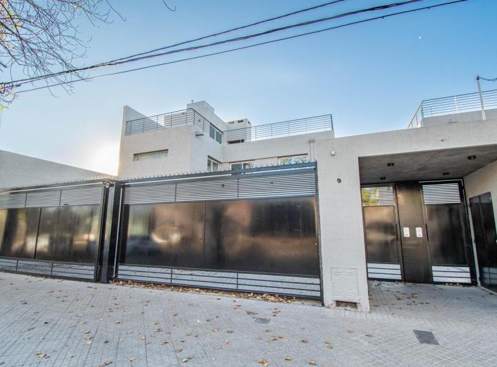 Casa · 102m² · 4 Ambientes · 1 Cochera
