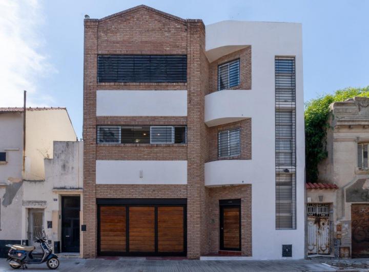 Casa · 176m² · 6 Ambientes · 2 Cocheras