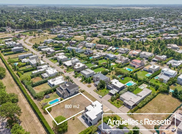 Terreno · 800m²