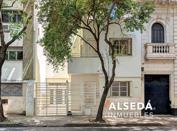 Casa · 272m² · 4 Ambientes · 2 Cocheras